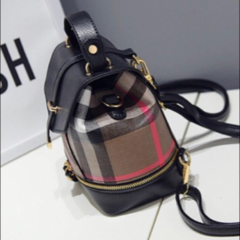 Just In! 🆕 CAMBRIDGE Plaid Backpack - Picture 4 of 8